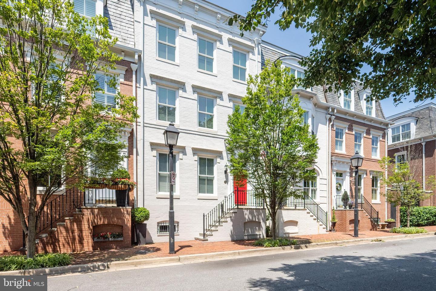713 S UNION ST, ALEXANDRIA, Virginia 22314, 3 Bedrooms Bedrooms, ,4 BathroomsBathrooms,Residential,For sale,713 S UNION ST,VAAX2046772 MLS # VAAX2046772
