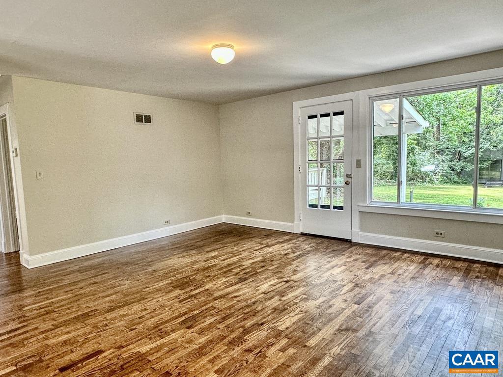 211 MARTINSBURG AVE, GORDONSVILLE, Virginia 22942, 2 Bedrooms Bedrooms, ,2 BathroomsBathrooms,Residential,For sale,211 MARTINSBURG AVE,665937 MLS # 665937