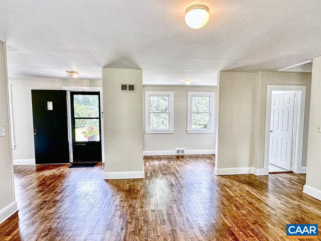 211 MARTINSBURG AVE, GORDONSVILLE, Virginia 22942, 2 Bedrooms Bedrooms, ,2 BathroomsBathrooms,Residential,For sale,211 MARTINSBURG AVE,665937 MLS # 665937