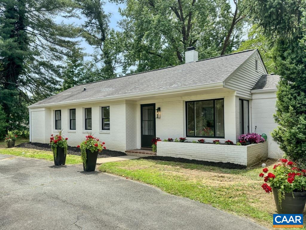 211 MARTINSBURG AVE, GORDONSVILLE, Virginia 22942, 2 Bedrooms Bedrooms, ,2 BathroomsBathrooms,Residential,For sale,211 MARTINSBURG AVE,665937 MLS # 665937