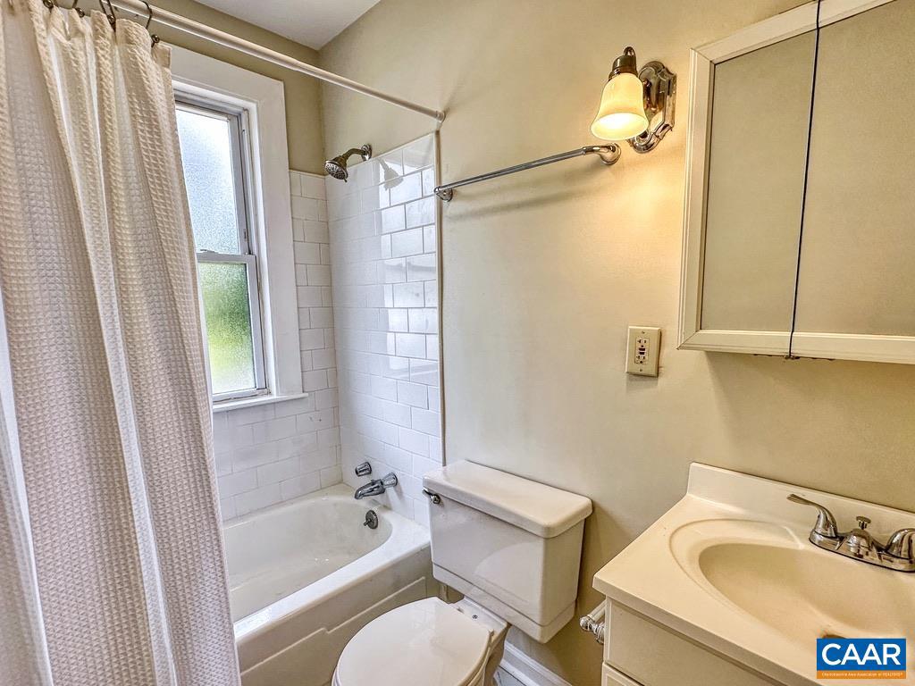 211 MARTINSBURG AVE, GORDONSVILLE, Virginia 22942, 2 Bedrooms Bedrooms, ,2 BathroomsBathrooms,Residential,For sale,211 MARTINSBURG AVE,665937 MLS # 665937