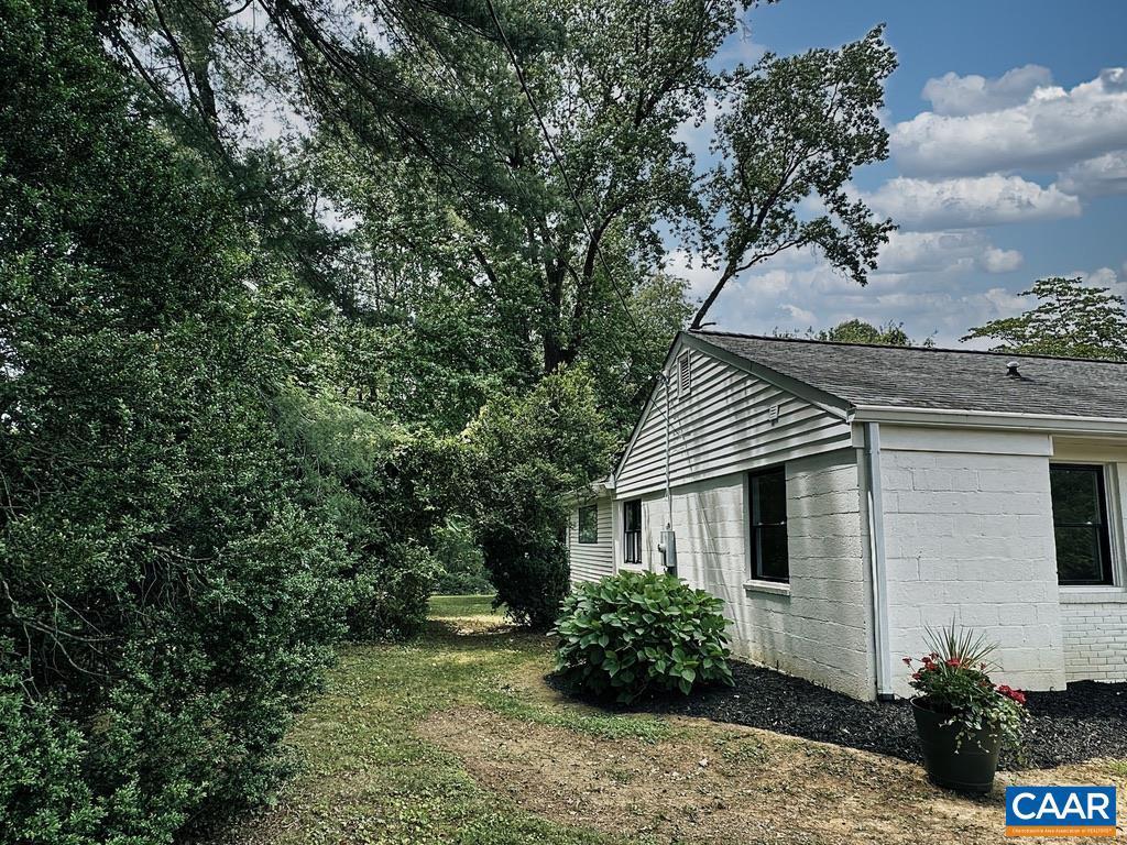 211 MARTINSBURG AVE, GORDONSVILLE, Virginia 22942, 2 Bedrooms Bedrooms, ,2 BathroomsBathrooms,Residential,For sale,211 MARTINSBURG AVE,665937 MLS # 665937