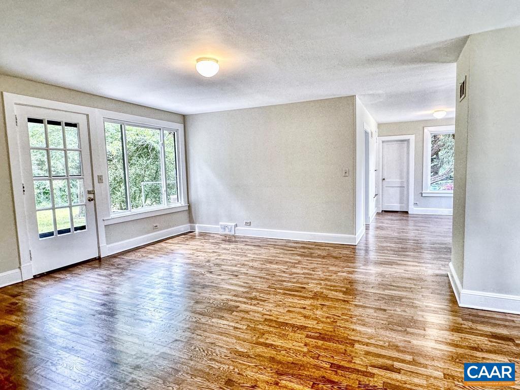 211 MARTINSBURG AVE, GORDONSVILLE, Virginia 22942, 2 Bedrooms Bedrooms, ,2 BathroomsBathrooms,Residential,For sale,211 MARTINSBURG AVE,665937 MLS # 665937