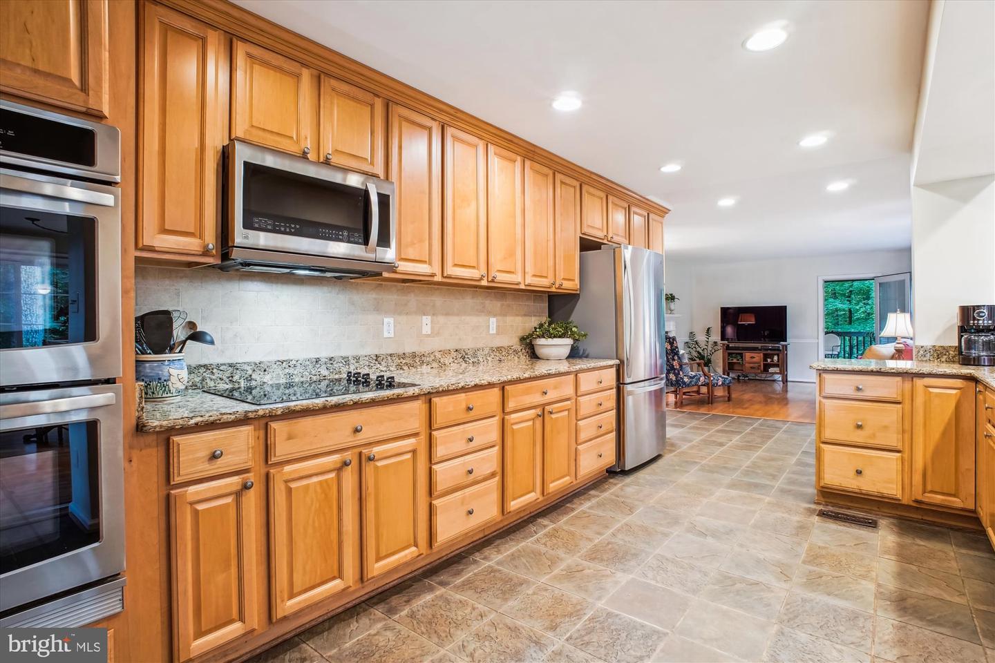 3010 PHYLLMAR PL, OAKTON, Virginia 22124, 5 Bedrooms Bedrooms, ,3 BathroomsBathrooms,Residential,For sale,3010 PHYLLMAR PL,VAFX2248134 MLS # VAFX2248134