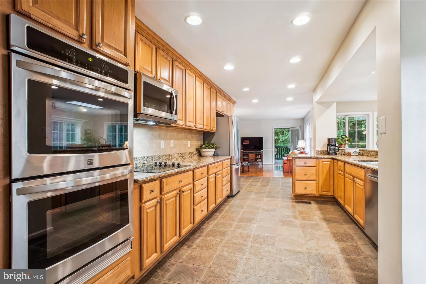3010 PHYLLMAR PL, OAKTON, Virginia 22124, 5 Bedrooms Bedrooms, ,3 BathroomsBathrooms,Residential,For sale,3010 PHYLLMAR PL,VAFX2248134 MLS # VAFX2248134