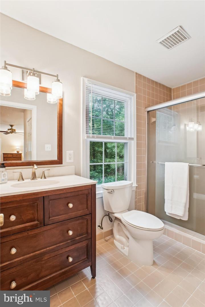 3010 PHYLLMAR PL, OAKTON, Virginia 22124, 5 Bedrooms Bedrooms, ,3 BathroomsBathrooms,Residential,For sale,3010 PHYLLMAR PL,VAFX2248134 MLS # VAFX2248134