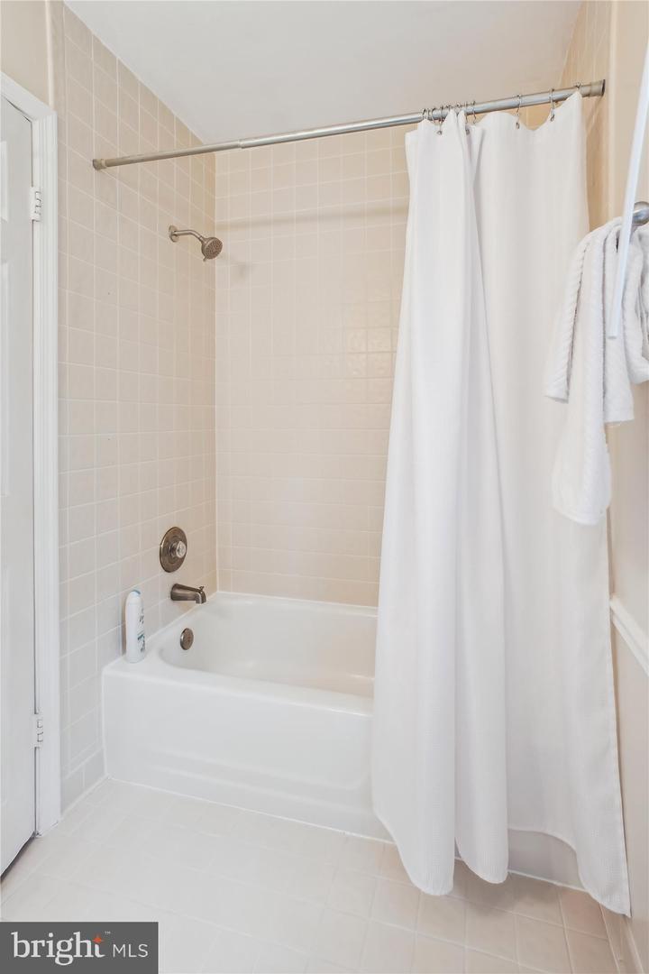 3010 PHYLLMAR PL, OAKTON, Virginia 22124, 5 Bedrooms Bedrooms, ,3 BathroomsBathrooms,Residential,For sale,3010 PHYLLMAR PL,VAFX2248134 MLS # VAFX2248134