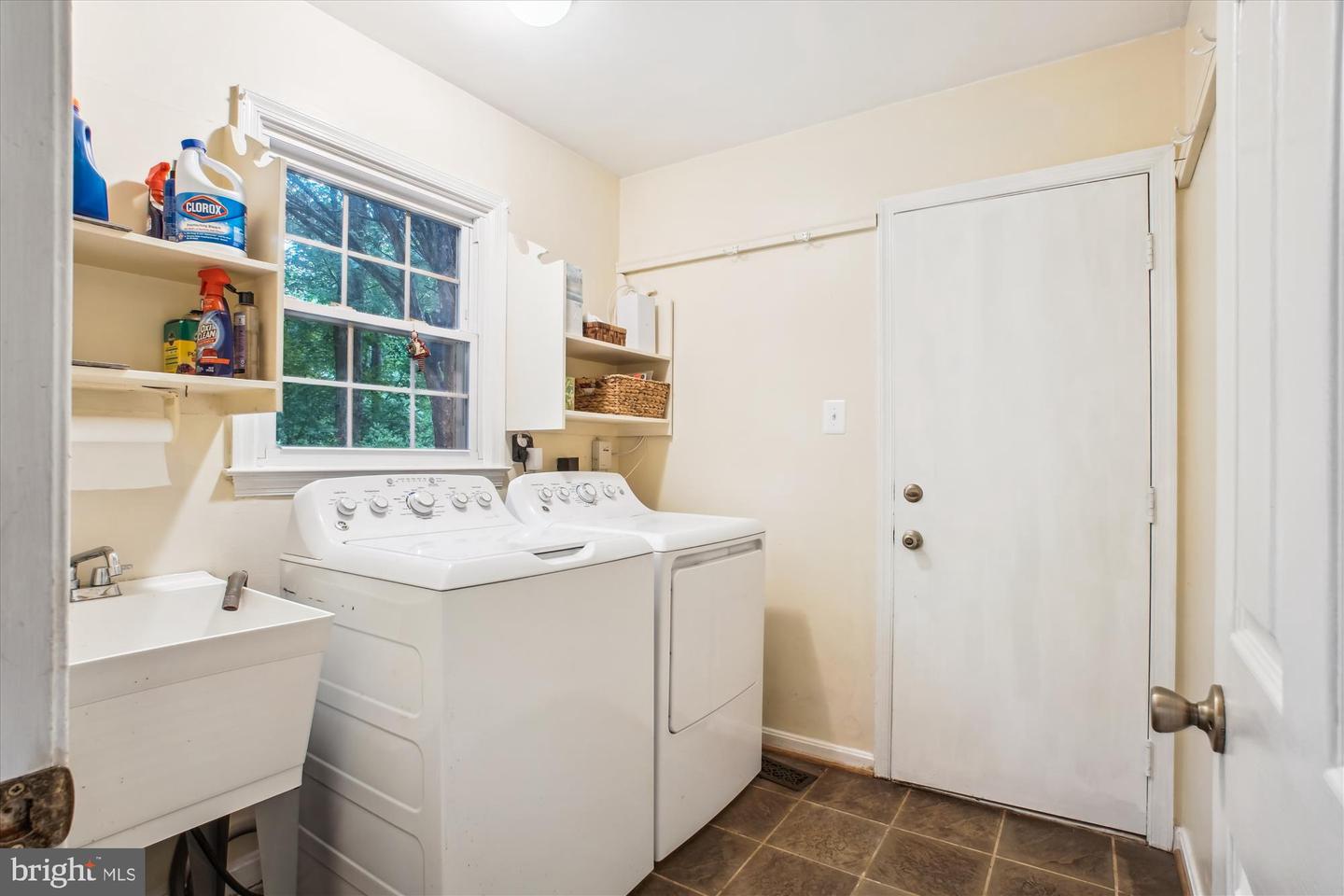 3010 PHYLLMAR PL, OAKTON, Virginia 22124, 5 Bedrooms Bedrooms, ,3 BathroomsBathrooms,Residential,For sale,3010 PHYLLMAR PL,VAFX2248134 MLS # VAFX2248134