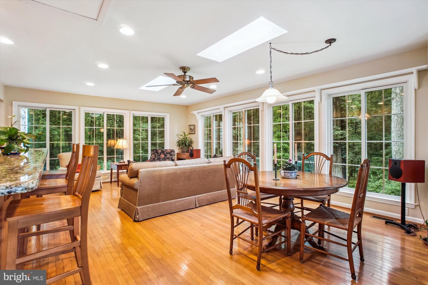 3010 PHYLLMAR PL, OAKTON, Virginia 22124, 5 Bedrooms Bedrooms, ,3 BathroomsBathrooms,Residential,For sale,3010 PHYLLMAR PL,VAFX2248134 MLS # VAFX2248134