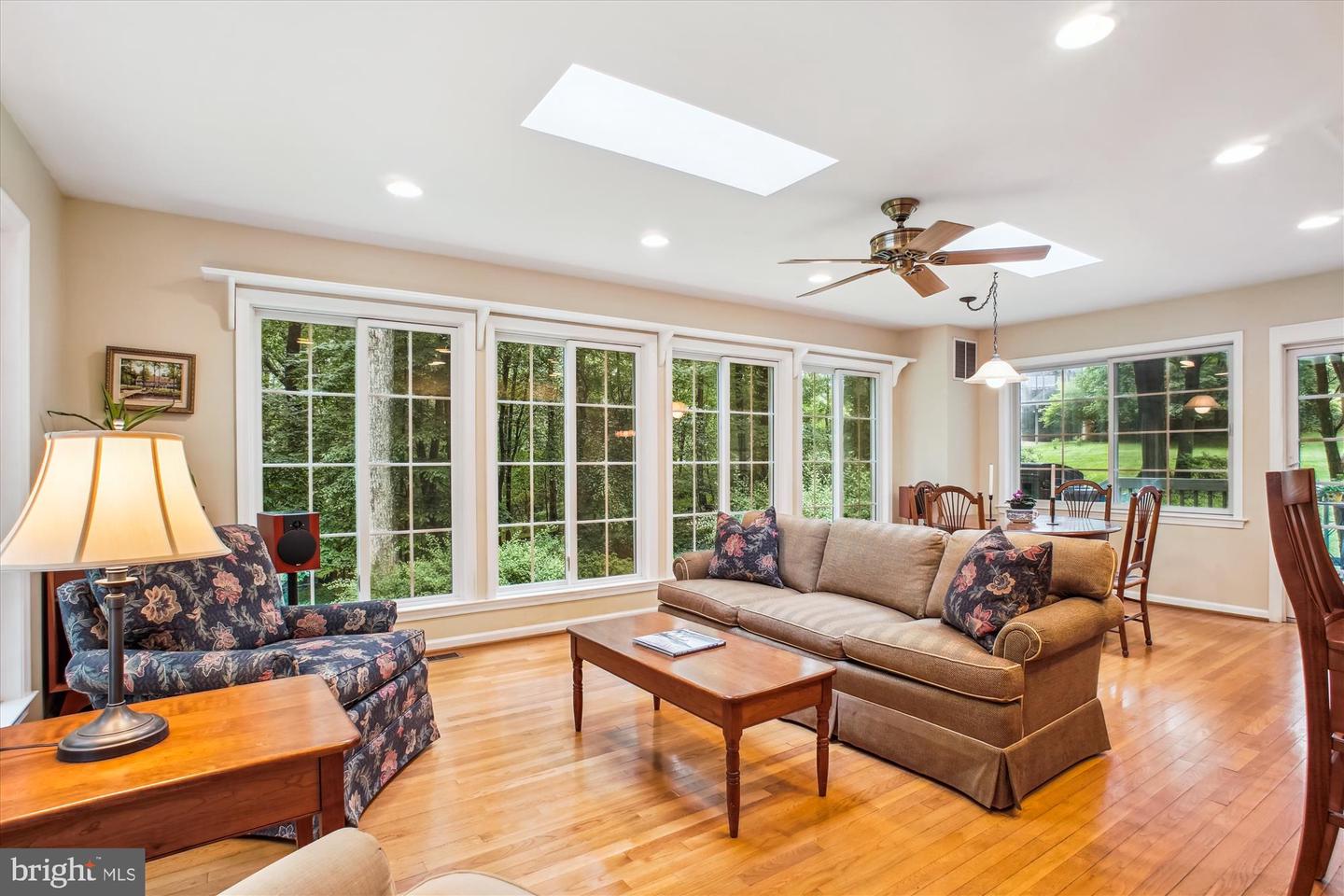 3010 PHYLLMAR PL, OAKTON, Virginia 22124, 5 Bedrooms Bedrooms, ,3 BathroomsBathrooms,Residential,For sale,3010 PHYLLMAR PL,VAFX2248134 MLS # VAFX2248134