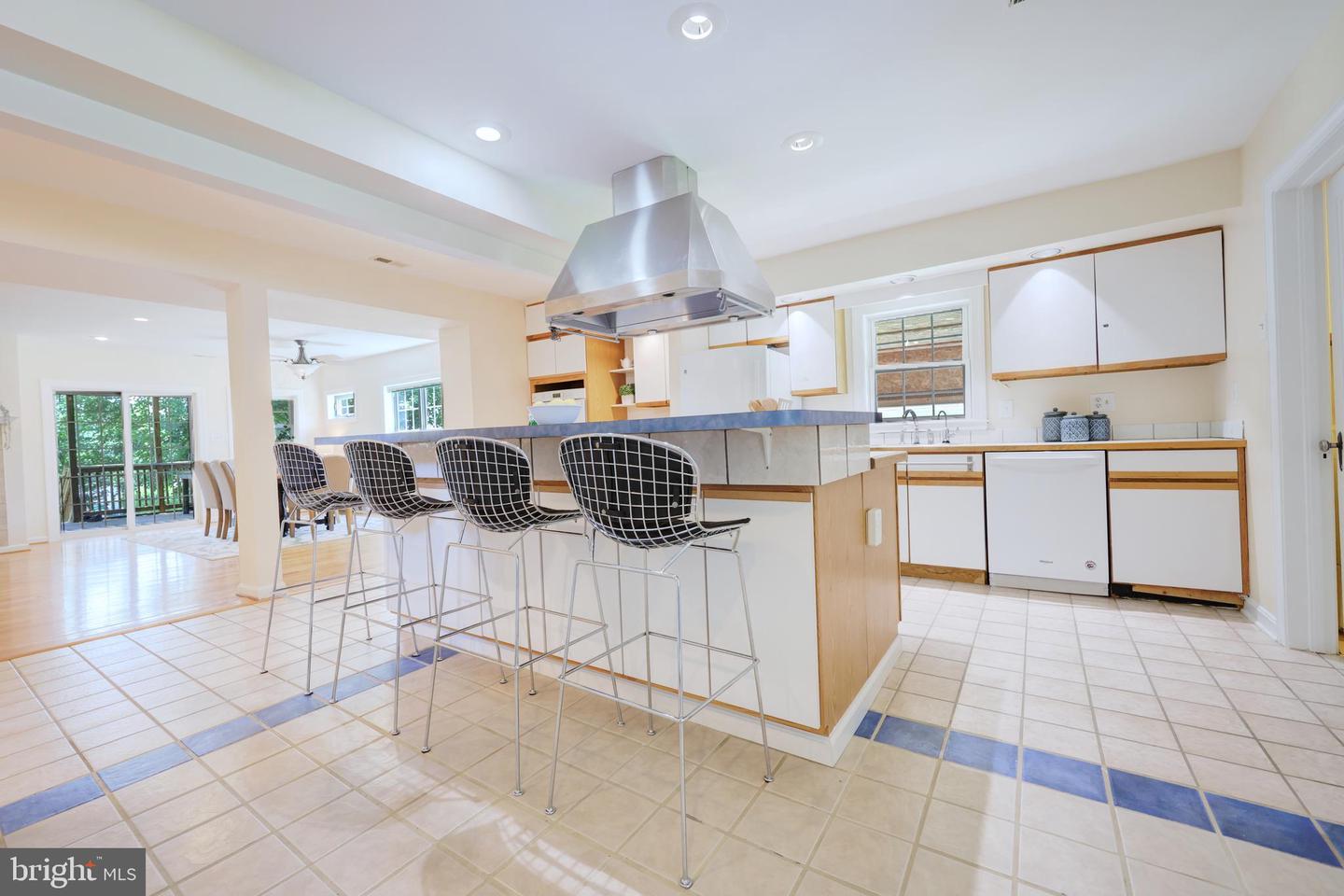 2933 FAIRMONT ST, FALLS CHURCH, Virginia 22042, 5 Bedrooms Bedrooms, ,4 BathroomsBathrooms,Residential,For sale,2933 FAIRMONT ST,VAFX2249024 MLS # VAFX2249024