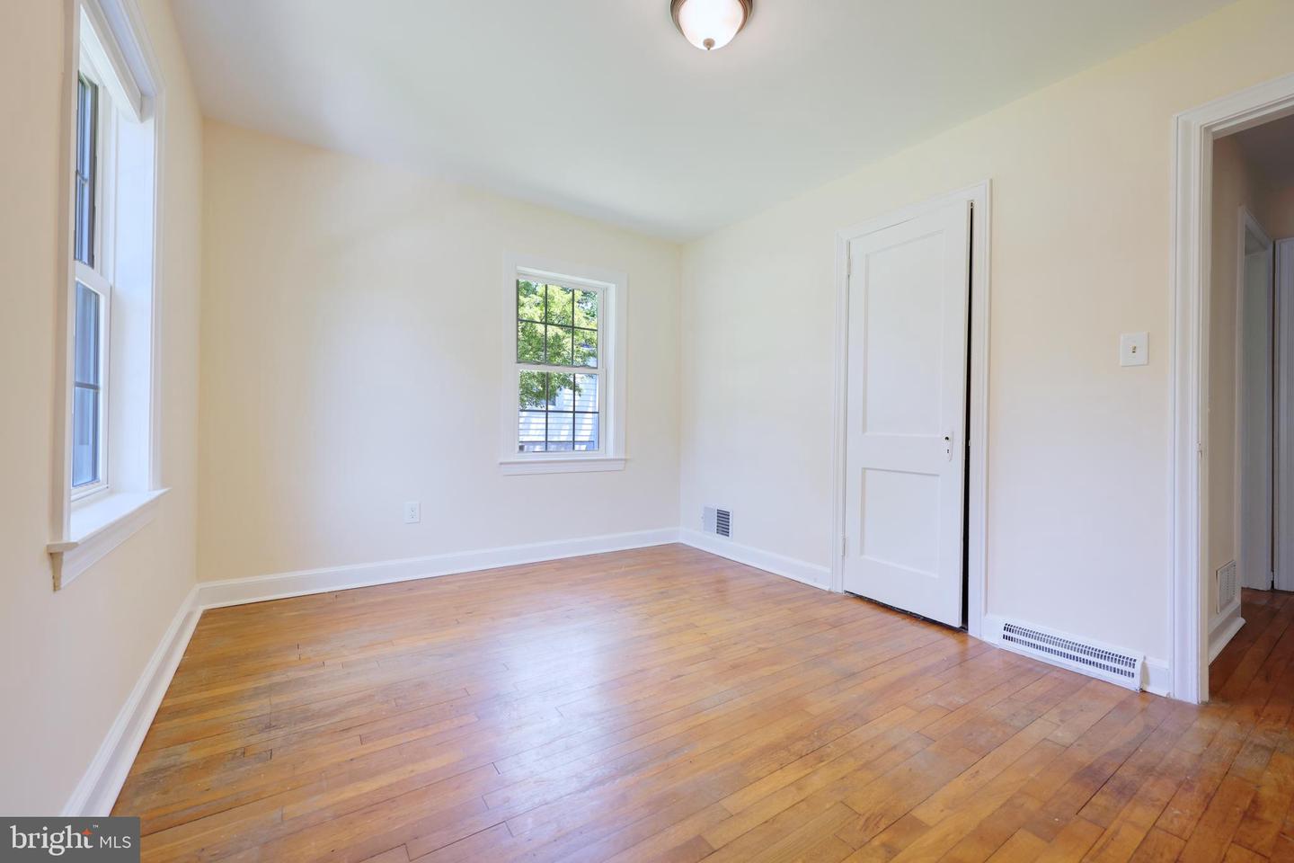 2933 FAIRMONT ST, FALLS CHURCH, Virginia 22042, 5 Bedrooms Bedrooms, ,4 BathroomsBathrooms,Residential,For sale,2933 FAIRMONT ST,VAFX2249024 MLS # VAFX2249024