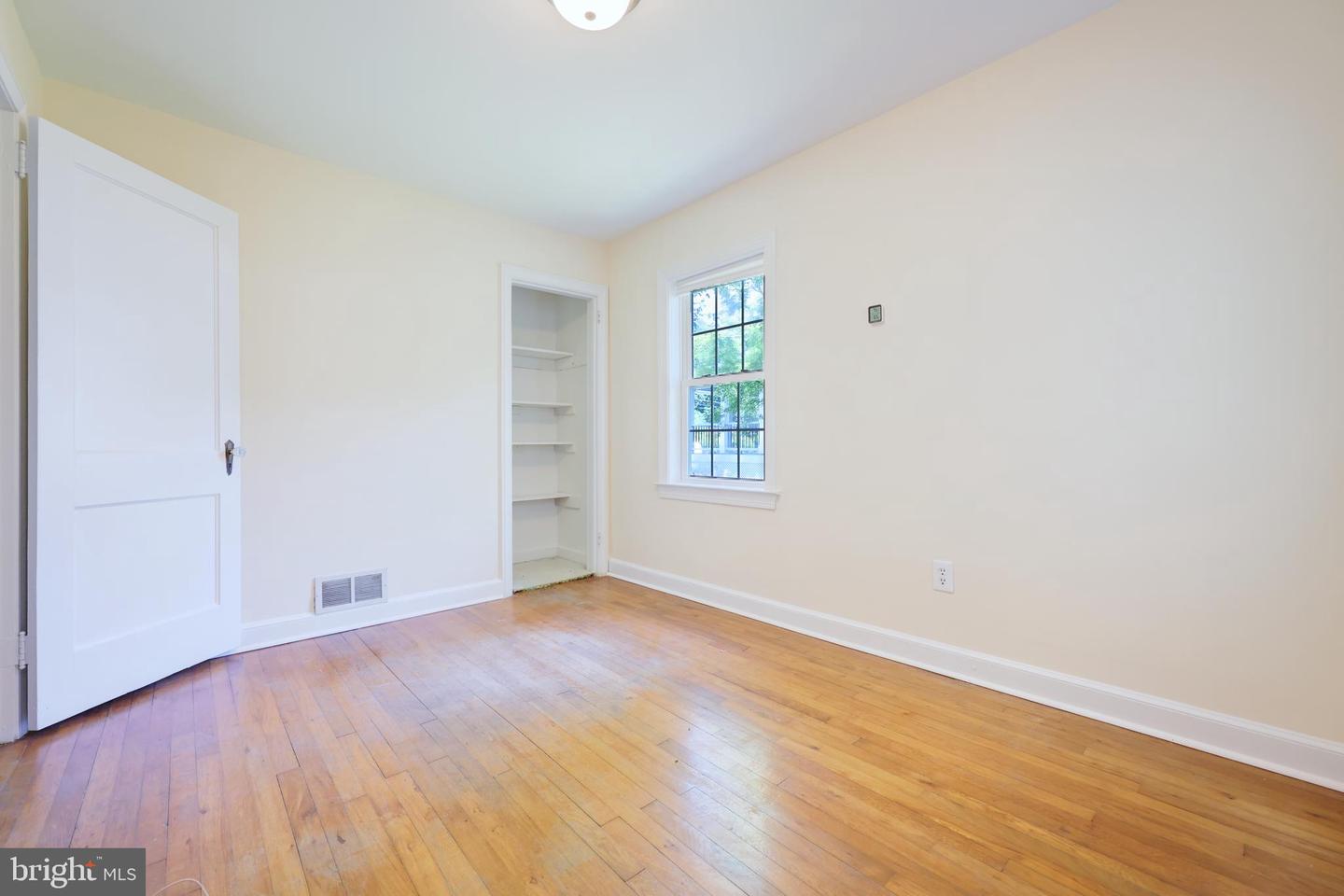 2933 FAIRMONT ST, FALLS CHURCH, Virginia 22042, 5 Bedrooms Bedrooms, ,4 BathroomsBathrooms,Residential,For sale,2933 FAIRMONT ST,VAFX2249024 MLS # VAFX2249024