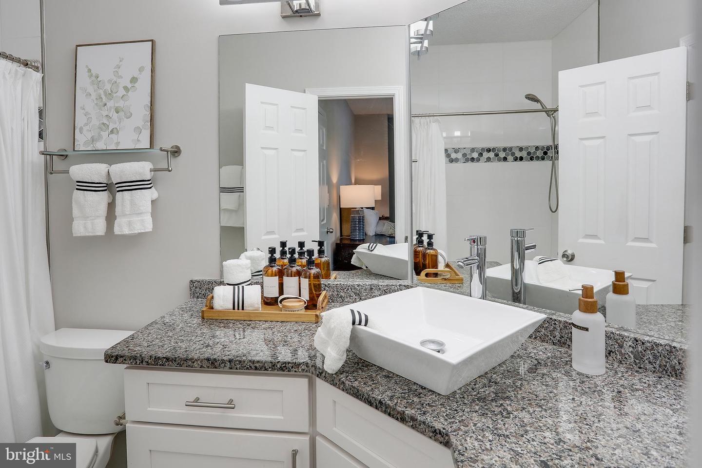 13085 AUTUMN WOODS WAY #206, FAIRFAX, Virginia 22033, 2 Bedrooms Bedrooms, 2 Rooms Rooms,2 BathroomsBathrooms,Residential,For sale,13085 AUTUMN WOODS WAY #206,VAFX2249224 MLS # VAFX2249224