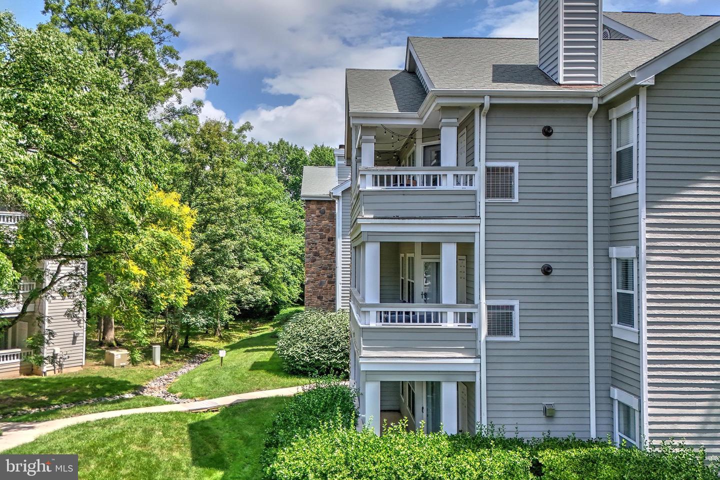 13085 AUTUMN WOODS WAY #206, FAIRFAX, Virginia 22033, 2 Bedrooms Bedrooms, 2 Rooms Rooms,2 BathroomsBathrooms,Residential,For sale,13085 AUTUMN WOODS WAY #206,VAFX2249224 MLS # VAFX2249224