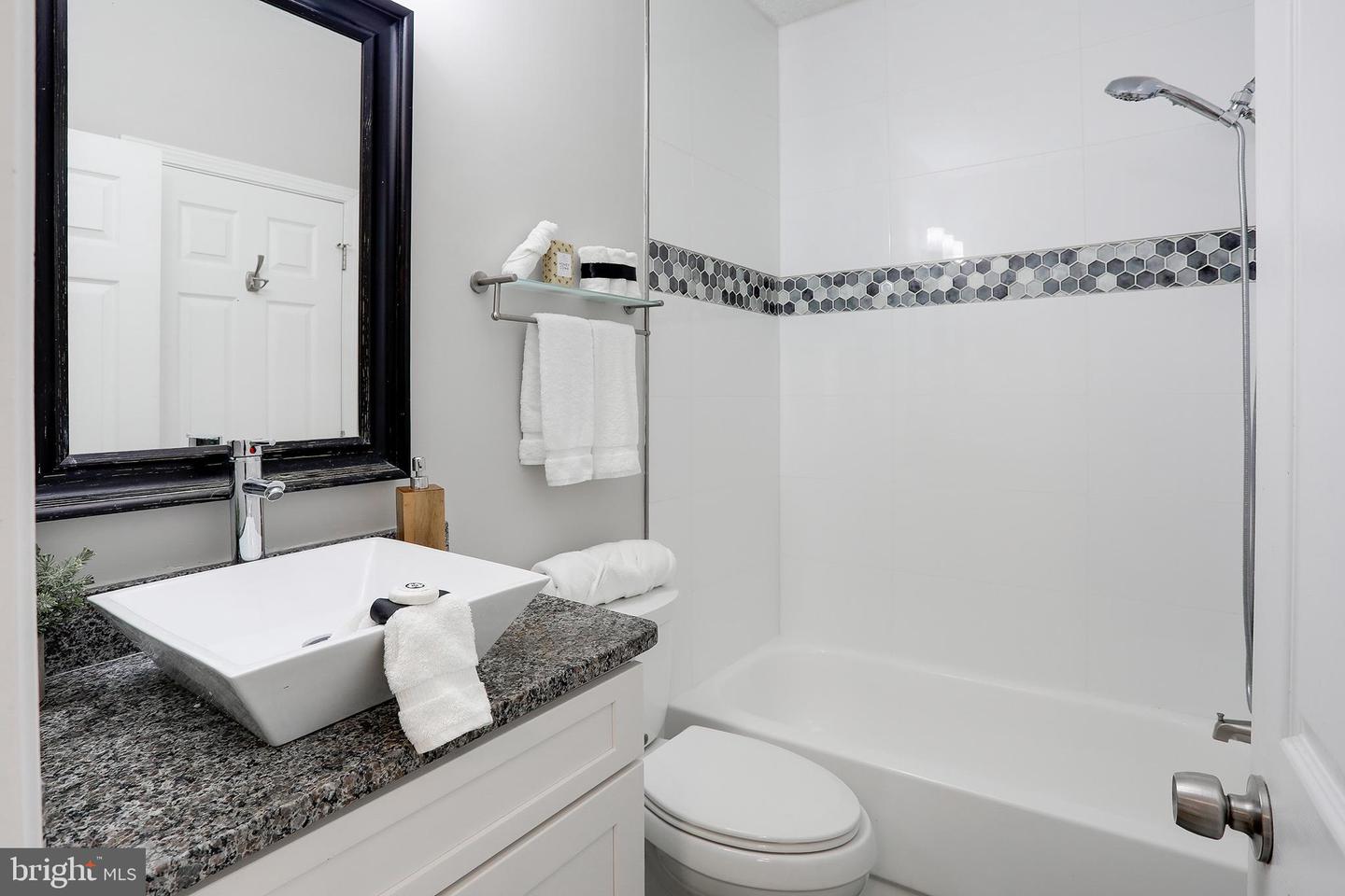 13085 AUTUMN WOODS WAY #206, FAIRFAX, Virginia 22033, 2 Bedrooms Bedrooms, 2 Rooms Rooms,2 BathroomsBathrooms,Residential,For sale,13085 AUTUMN WOODS WAY #206,VAFX2249224 MLS # VAFX2249224