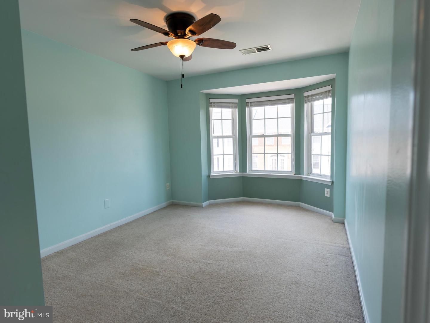 11817 MEDWAY CHURCH LOOP, MANASSAS, Virginia 20109, 3 Bedrooms Bedrooms, ,2 BathroomsBathrooms,Residential,For sale,11817 MEDWAY CHURCH LOOP,VAPW2097294 MLS # VAPW2097294