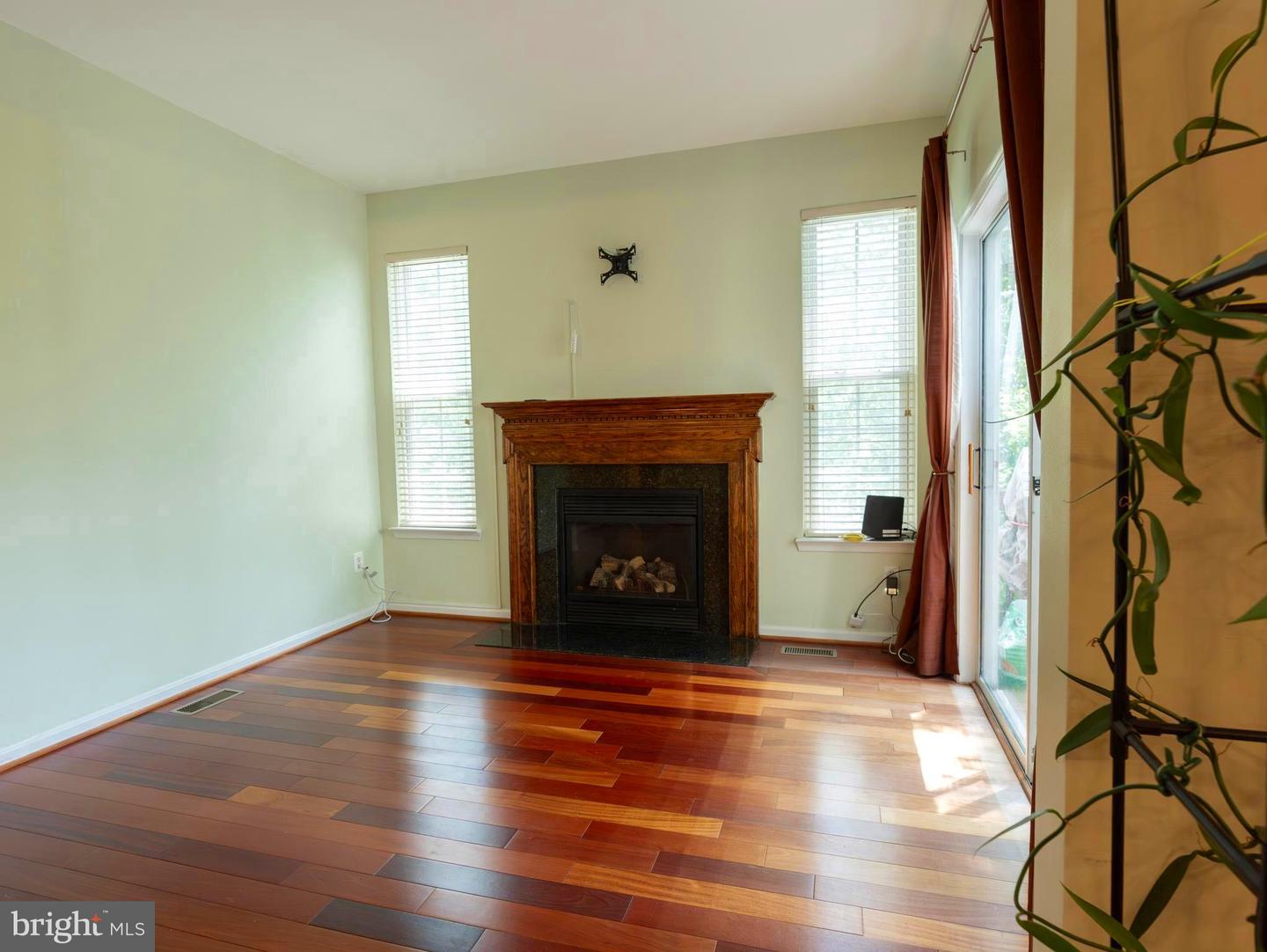 11817 MEDWAY CHURCH LOOP, MANASSAS, Virginia 20109, 3 Bedrooms Bedrooms, ,2 BathroomsBathrooms,Residential,For sale,11817 MEDWAY CHURCH LOOP,VAPW2097294 MLS # VAPW2097294