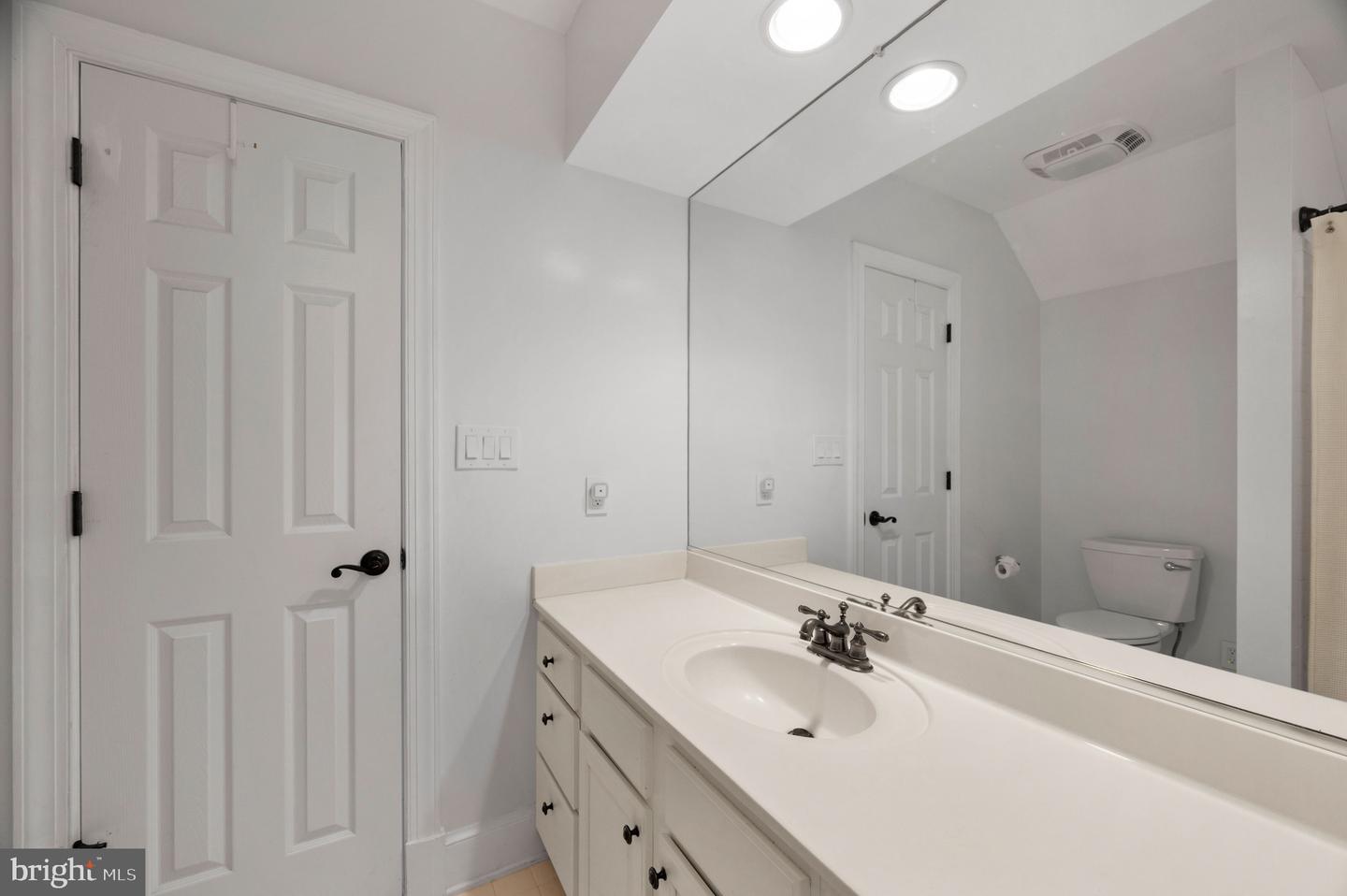 11910 CRAYTON CT, HERNDON, Virginia 20170, 5 Bedrooms Bedrooms, ,4 BathroomsBathrooms,Residential,For sale,11910 CRAYTON CT,VAFX2248506 MLS # VAFX2248506