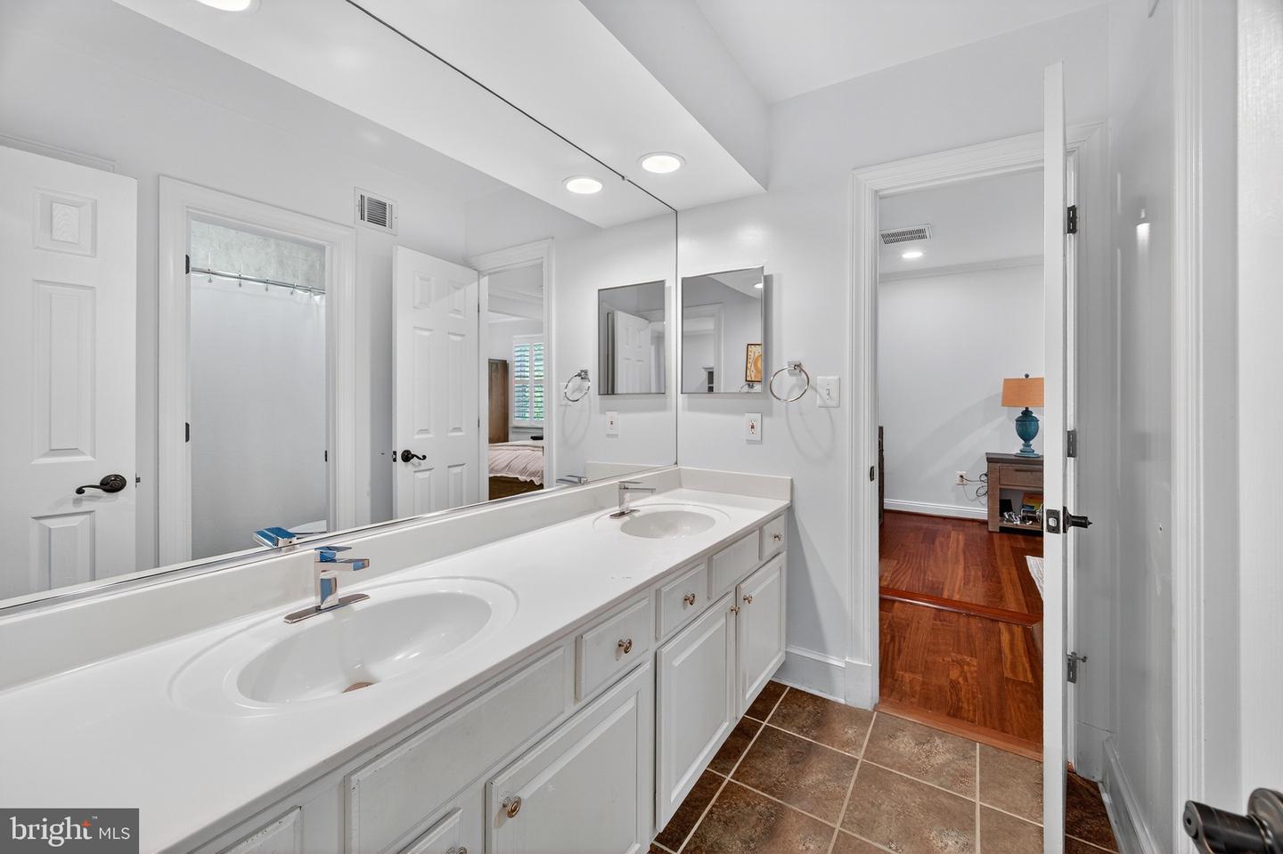 11910 CRAYTON CT, HERNDON, Virginia 20170, 5 Bedrooms Bedrooms, ,4 BathroomsBathrooms,Residential,For sale,11910 CRAYTON CT,VAFX2248506 MLS # VAFX2248506