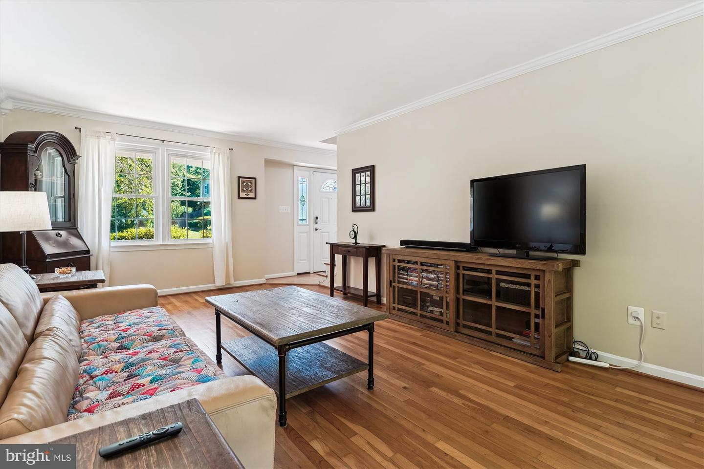 6702 RED JACKET RD, SPRINGFIELD, Virginia 22152, 4 Bedrooms Bedrooms, ,2 BathroomsBathrooms,Residential,For sale,6702 RED JACKET RD,VAFX2248804 MLS # VAFX2248804