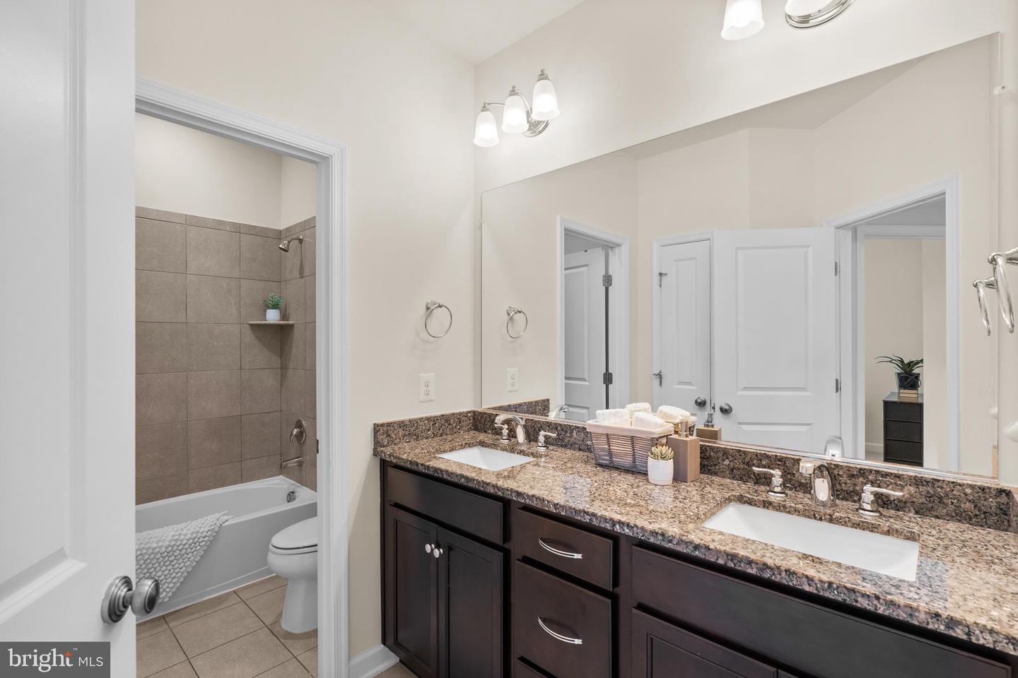 625 E G ST, PURCELLVILLE, Virginia 20132, 4 Bedrooms Bedrooms, ,3 BathroomsBathrooms,Residential,For sale,625 E G ST,VALO2099998 MLS # VALO2099998
