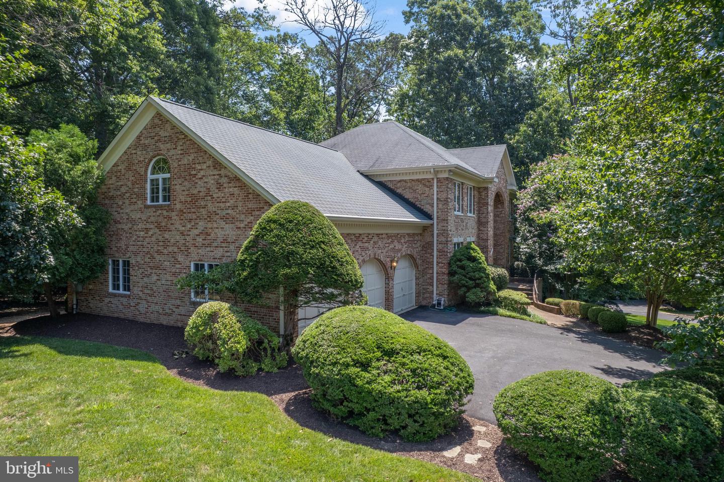 2713 SILKWOOD CT, OAKTON, Virginia 22124, 4 Bedrooms Bedrooms, ,4 BathroomsBathrooms,Residential,For sale,2713 SILKWOOD CT,VAFX2249226 MLS # VAFX2249226