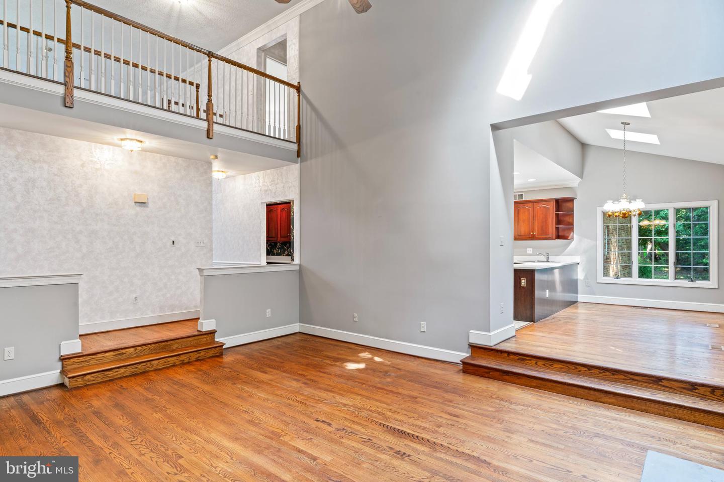 2713 SILKWOOD CT, OAKTON, Virginia 22124, 4 Bedrooms Bedrooms, ,4 BathroomsBathrooms,Residential,For sale,2713 SILKWOOD CT,VAFX2249226 MLS # VAFX2249226