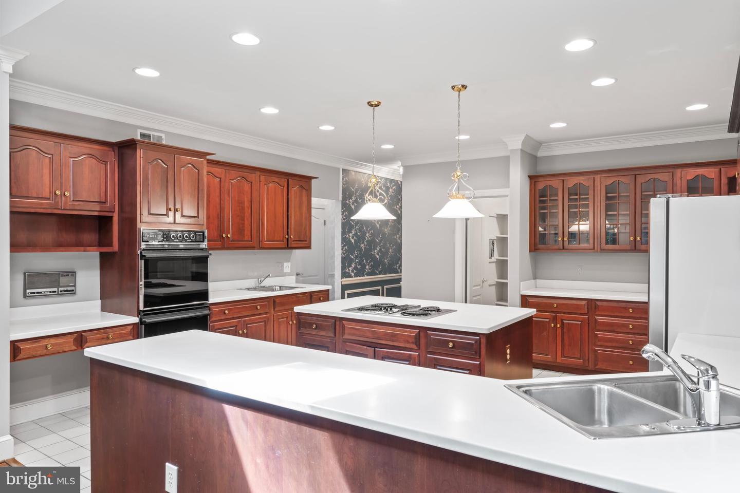 2713 SILKWOOD CT, OAKTON, Virginia 22124, 4 Bedrooms Bedrooms, ,4 BathroomsBathrooms,Residential,For sale,2713 SILKWOOD CT,VAFX2249226 MLS # VAFX2249226