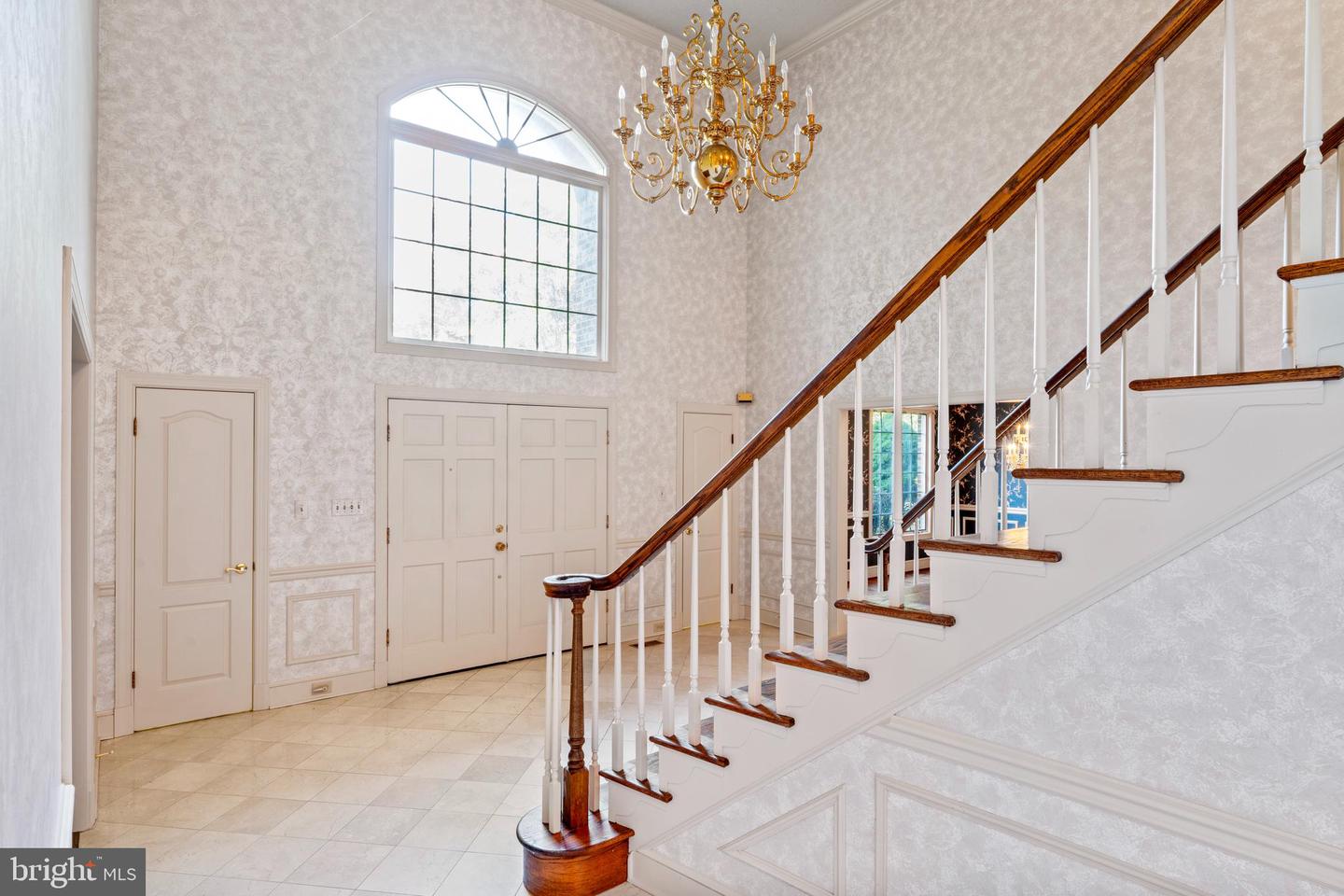 2713 SILKWOOD CT, OAKTON, Virginia 22124, 4 Bedrooms Bedrooms, ,4 BathroomsBathrooms,Residential,For sale,2713 SILKWOOD CT,VAFX2249226 MLS # VAFX2249226