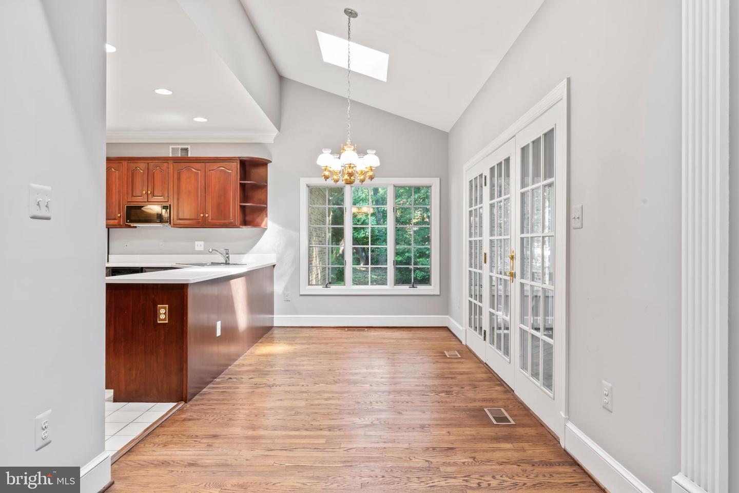 2713 SILKWOOD CT, OAKTON, Virginia 22124, 4 Bedrooms Bedrooms, ,4 BathroomsBathrooms,Residential,For sale,2713 SILKWOOD CT,VAFX2249226 MLS # VAFX2249226