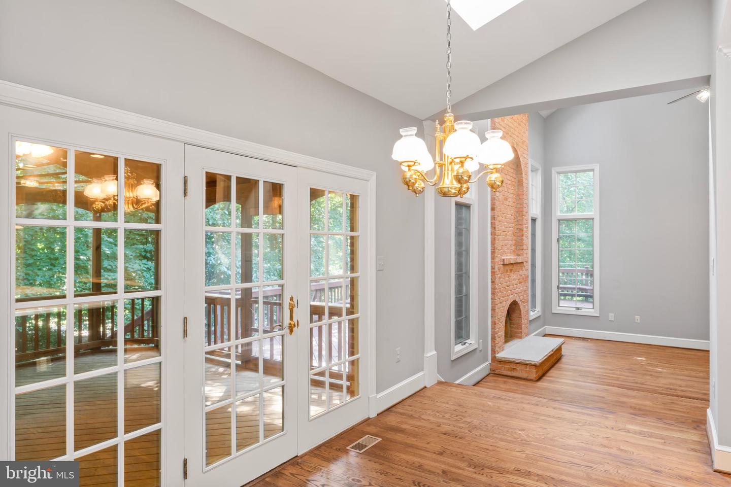2713 SILKWOOD CT, OAKTON, Virginia 22124, 4 Bedrooms Bedrooms, ,4 BathroomsBathrooms,Residential,For sale,2713 SILKWOOD CT,VAFX2249226 MLS # VAFX2249226