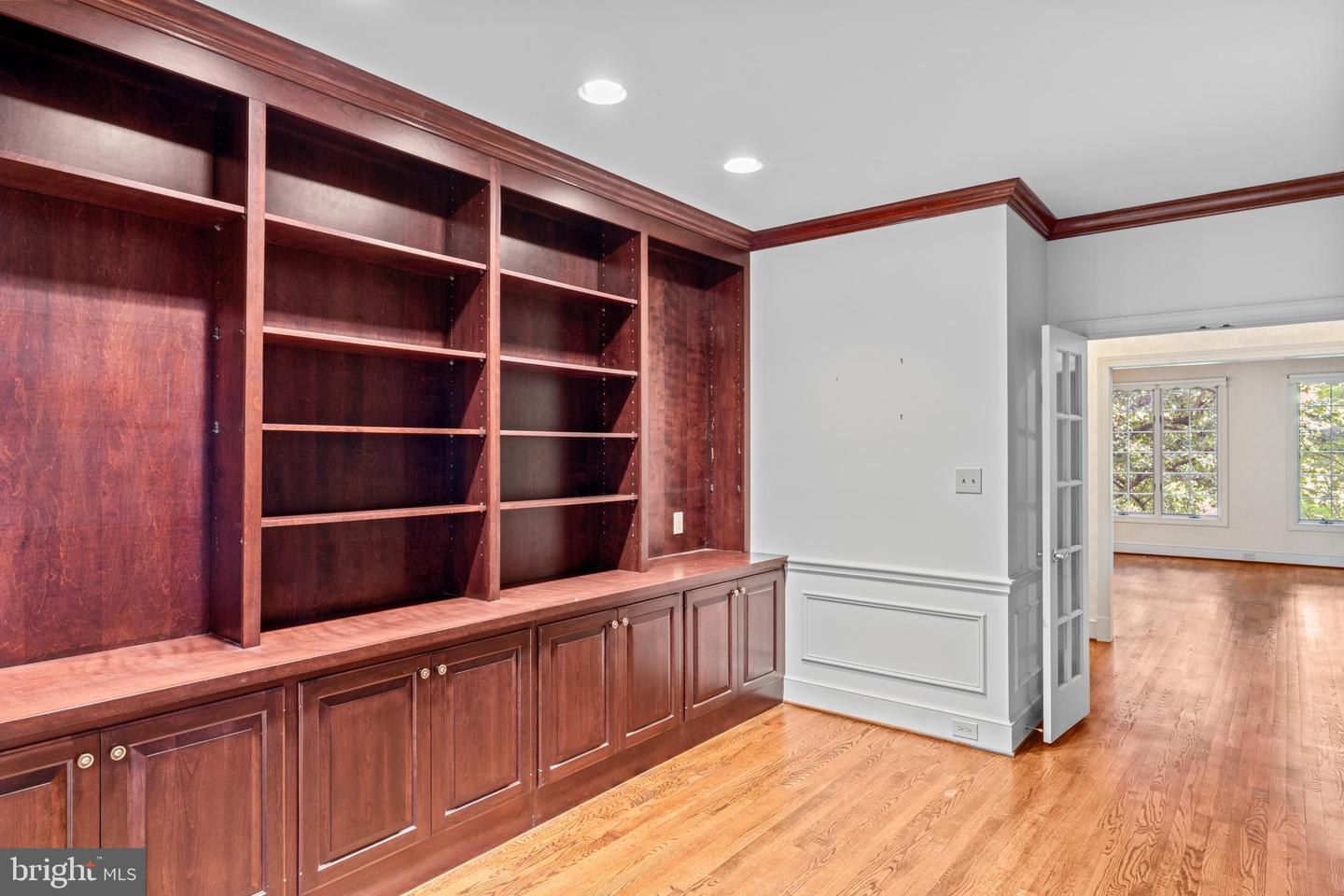 2713 SILKWOOD CT, OAKTON, Virginia 22124, 4 Bedrooms Bedrooms, ,4 BathroomsBathrooms,Residential,For sale,2713 SILKWOOD CT,VAFX2249226 MLS # VAFX2249226