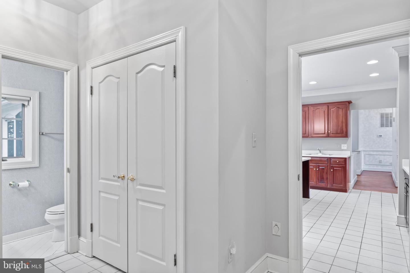 2713 SILKWOOD CT, OAKTON, Virginia 22124, 4 Bedrooms Bedrooms, ,4 BathroomsBathrooms,Residential,For sale,2713 SILKWOOD CT,VAFX2249226 MLS # VAFX2249226