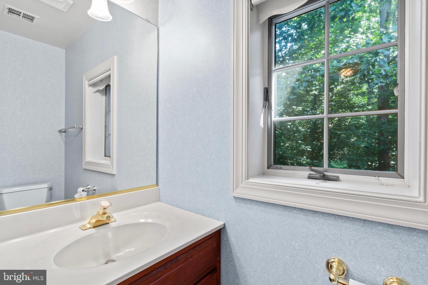 2713 SILKWOOD CT, OAKTON, Virginia 22124, 4 Bedrooms Bedrooms, ,4 BathroomsBathrooms,Residential,For sale,2713 SILKWOOD CT,VAFX2249226 MLS # VAFX2249226