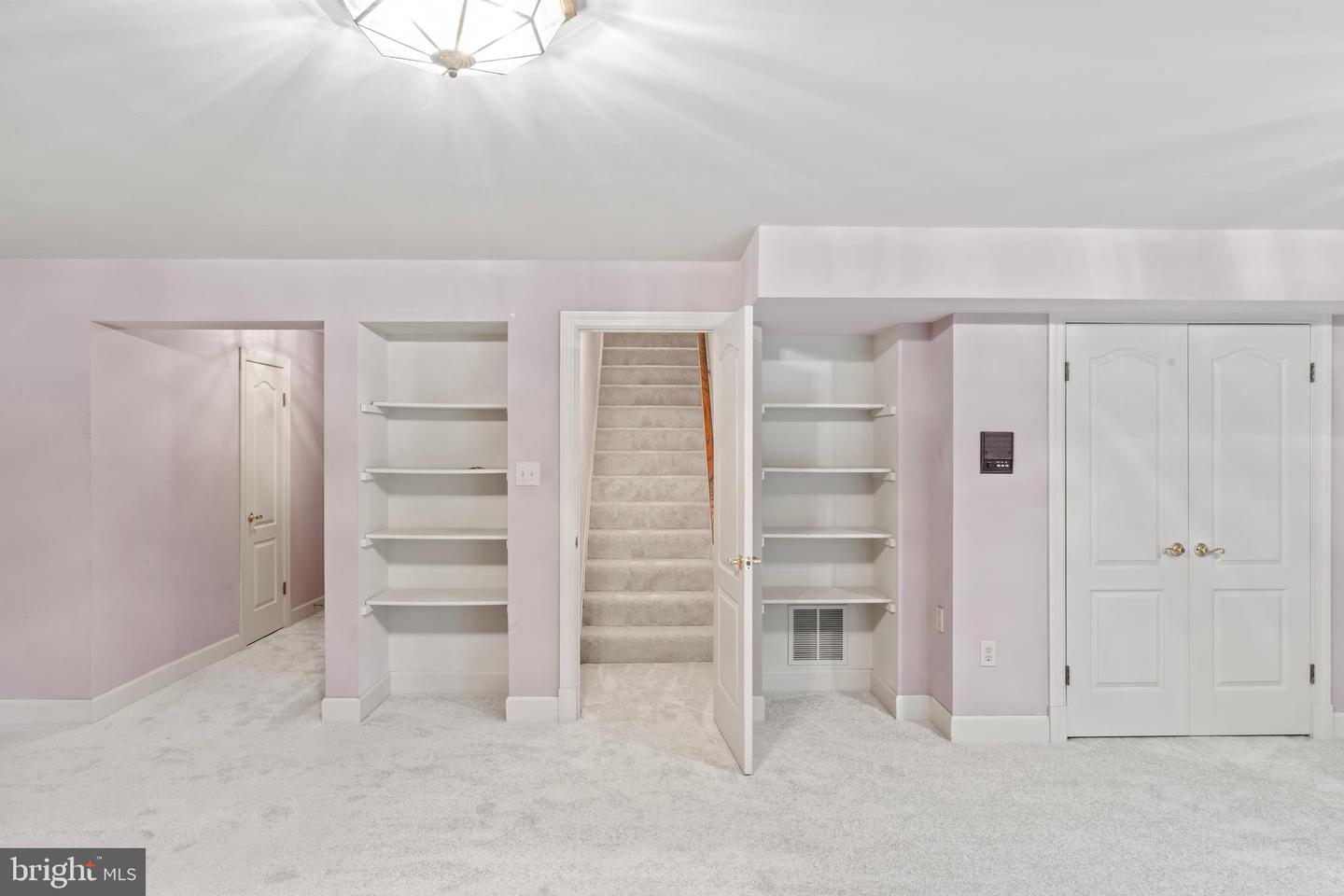 2713 SILKWOOD CT, OAKTON, Virginia 22124, 4 Bedrooms Bedrooms, ,4 BathroomsBathrooms,Residential,For sale,2713 SILKWOOD CT,VAFX2249226 MLS # VAFX2249226
