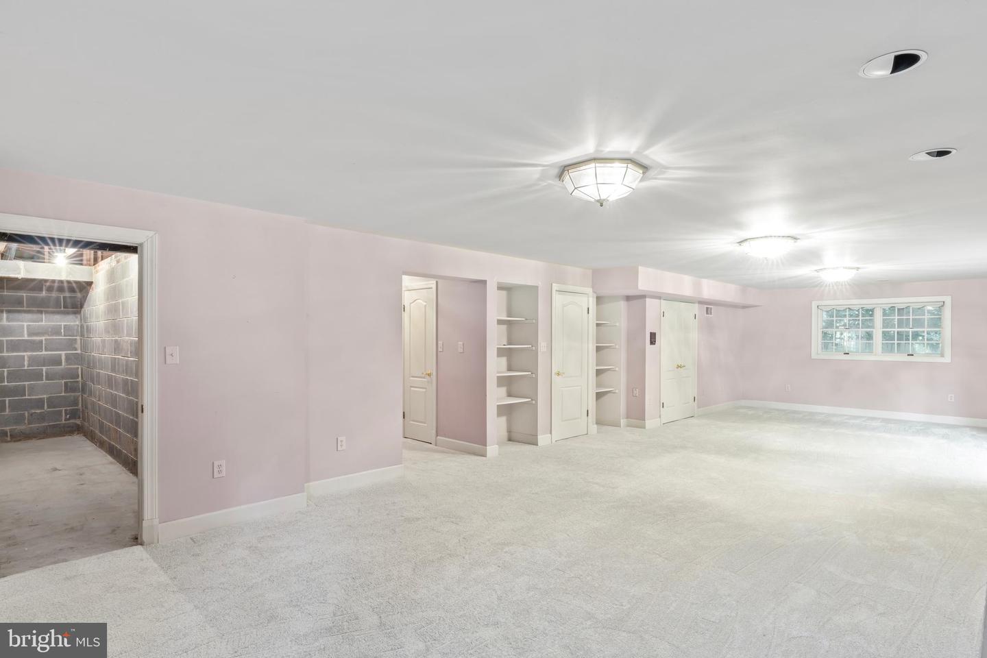 2713 SILKWOOD CT, OAKTON, Virginia 22124, 4 Bedrooms Bedrooms, ,4 BathroomsBathrooms,Residential,For sale,2713 SILKWOOD CT,VAFX2249226 MLS # VAFX2249226