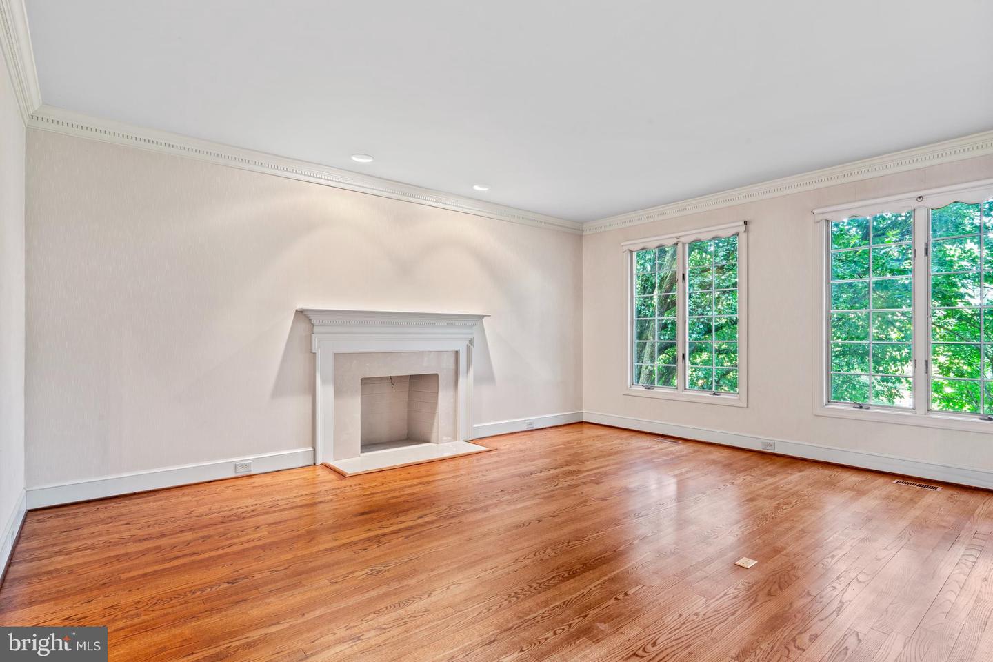 2713 SILKWOOD CT, OAKTON, Virginia 22124, 4 Bedrooms Bedrooms, ,4 BathroomsBathrooms,Residential,For sale,2713 SILKWOOD CT,VAFX2249226 MLS # VAFX2249226