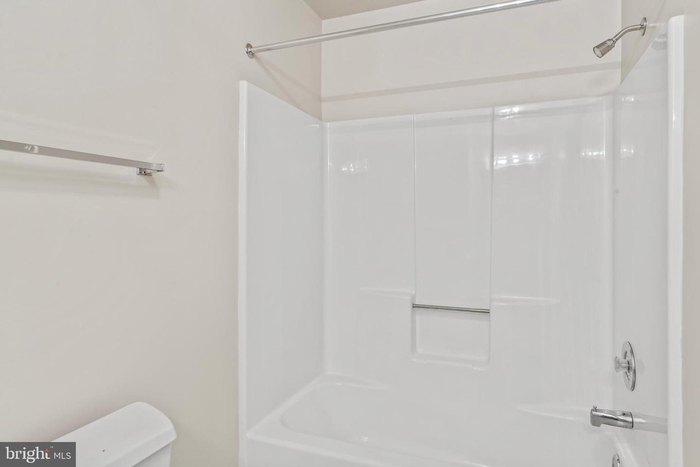 2713 SILKWOOD CT, OAKTON, Virginia 22124, 4 Bedrooms Bedrooms, ,4 BathroomsBathrooms,Residential,For sale,2713 SILKWOOD CT,VAFX2249226 MLS # VAFX2249226