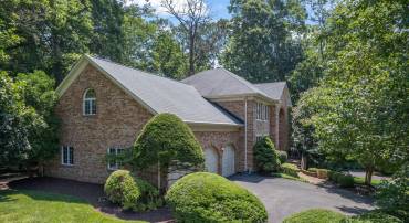 2713 SILKWOOD CT, OAKTON, Virginia 22124, 4 Bedrooms Bedrooms, ,4 BathroomsBathrooms,Residential,For sale,2713 SILKWOOD CT,VAFX2249226 MLS # VAFX2249226