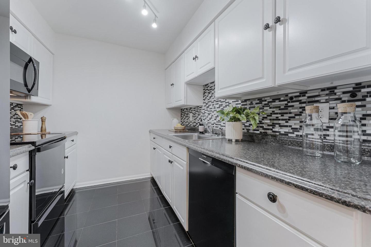 3460 SUMMIT CT NE #3460, WASHINGTON, District Of Columbia 20018, 3 Bedrooms Bedrooms, ,2 BathroomsBathrooms,Residential,For sale,3460 SUMMIT CT NE #3460,DCDC2206178 MLS # DCDC2206178