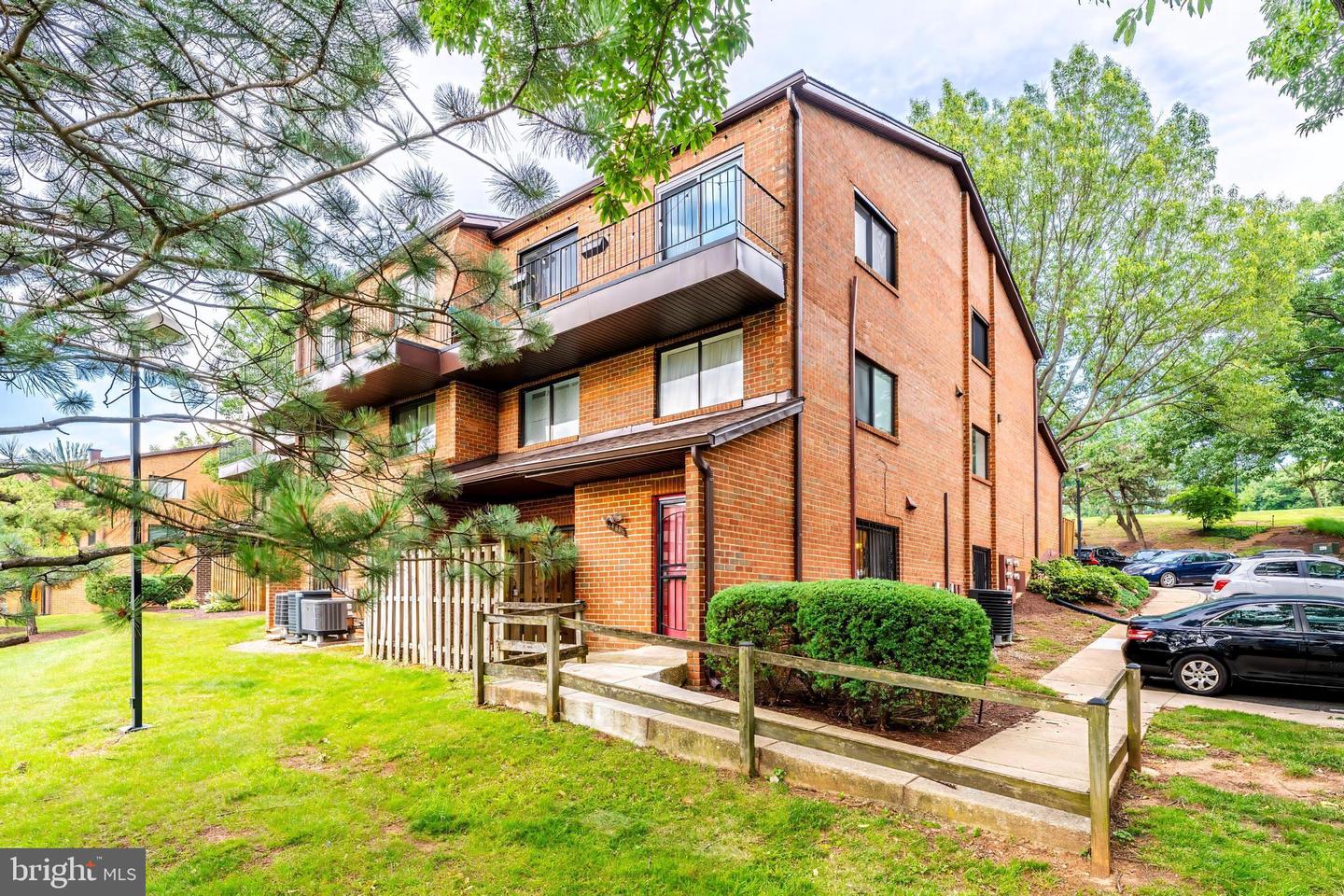3460 SUMMIT CT NE #3460, WASHINGTON, District Of Columbia 20018, 3 Bedrooms Bedrooms, ,2 BathroomsBathrooms,Residential,For sale,3460 SUMMIT CT NE #3460,DCDC2206178 MLS # DCDC2206178