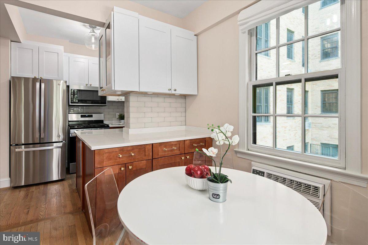 2032 BELMONT RD NW #312, WASHINGTON, District Of Columbia 20009, 2 Bedrooms Bedrooms, ,1 BathroomBathrooms,Residential,For sale,2032 BELMONT RD NW #312,DCDC2207212 MLS # DCDC2207212