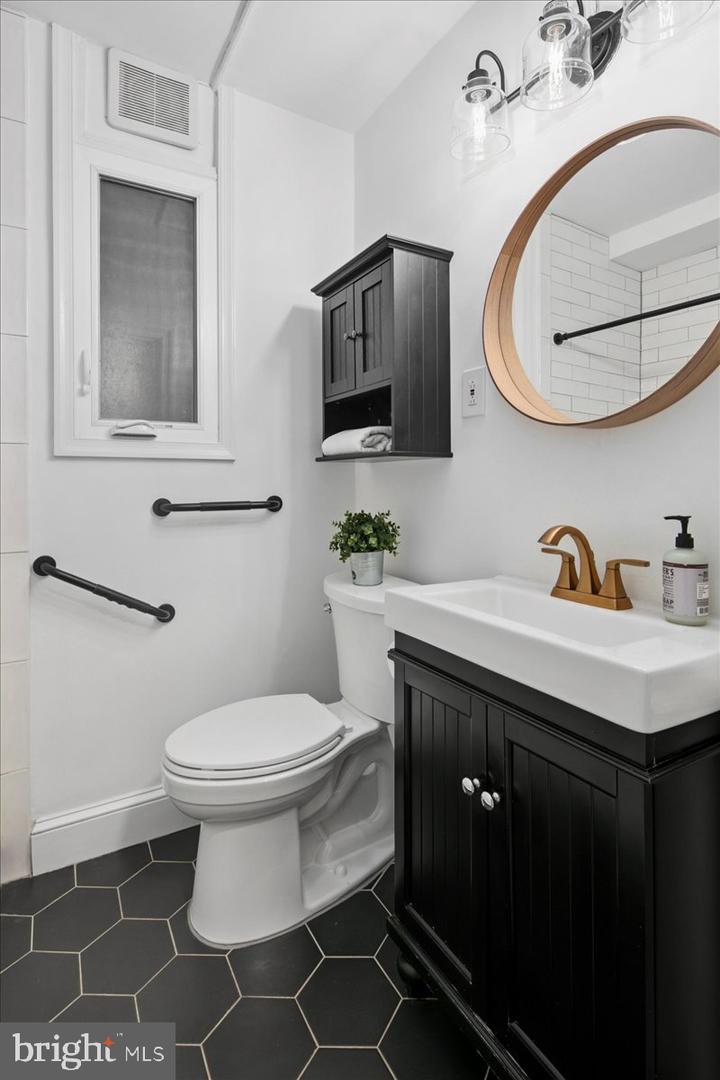 2032 BELMONT RD NW #312, WASHINGTON, District Of Columbia 20009, 2 Bedrooms Bedrooms, ,1 BathroomBathrooms,Residential,For sale,2032 BELMONT RD NW #312,DCDC2207212 MLS # DCDC2207212