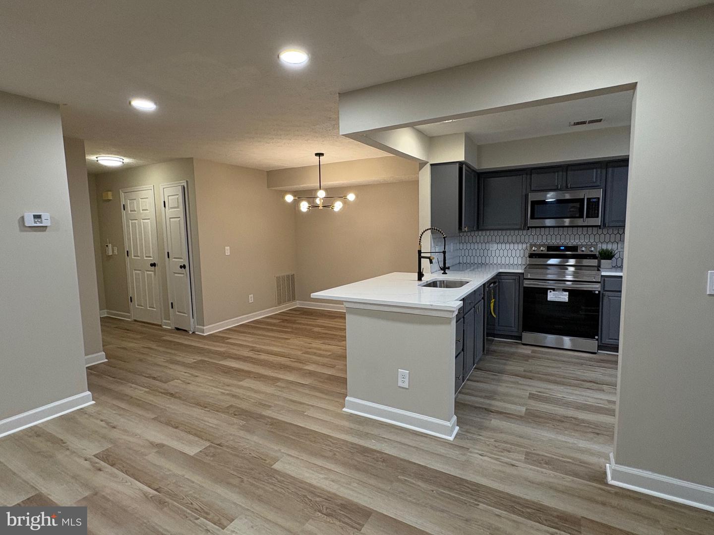 12012 RIDGE KNOLL DR #7, FAIRFAX, Virginia 22033, 2 Bedrooms Bedrooms, ,2 BathroomsBathrooms,Residential,For sale,12012 RIDGE KNOLL DR #7,VAFX2249880 MLS # VAFX2249880