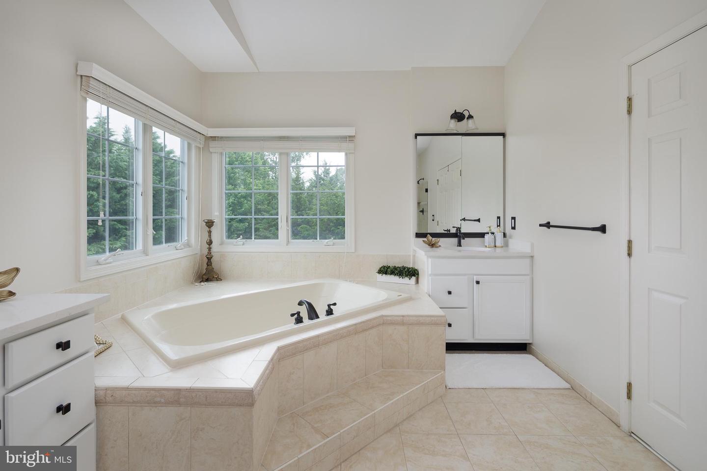 5359 WALKERTON CT, HAYMARKET, Virginia 20169, 5 Bedrooms Bedrooms, ,5 BathroomsBathrooms,Residential,For sale,5359 WALKERTON CT,VAPW2097736 MLS # VAPW2097736