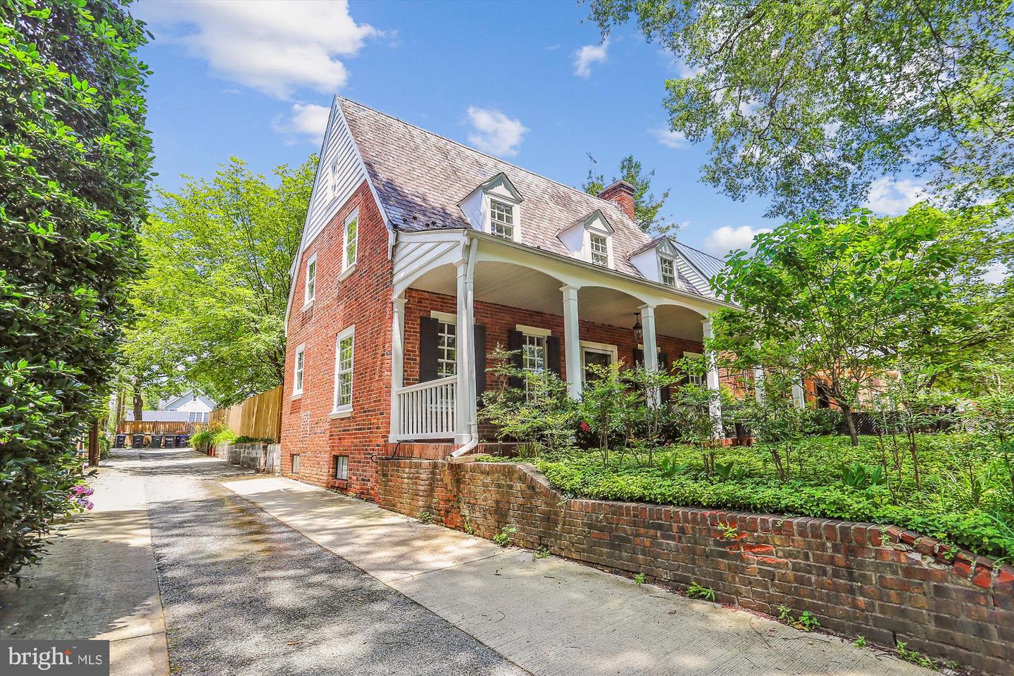 3331 QUESADA ST NW, WASHINGTON, District Of Columbia 20015, 4 Bedrooms Bedrooms, ,3 BathroomsBathrooms,Residential,For sale,3331 QUESADA ST NW,DCDC2207418 MLS # DCDC2207418