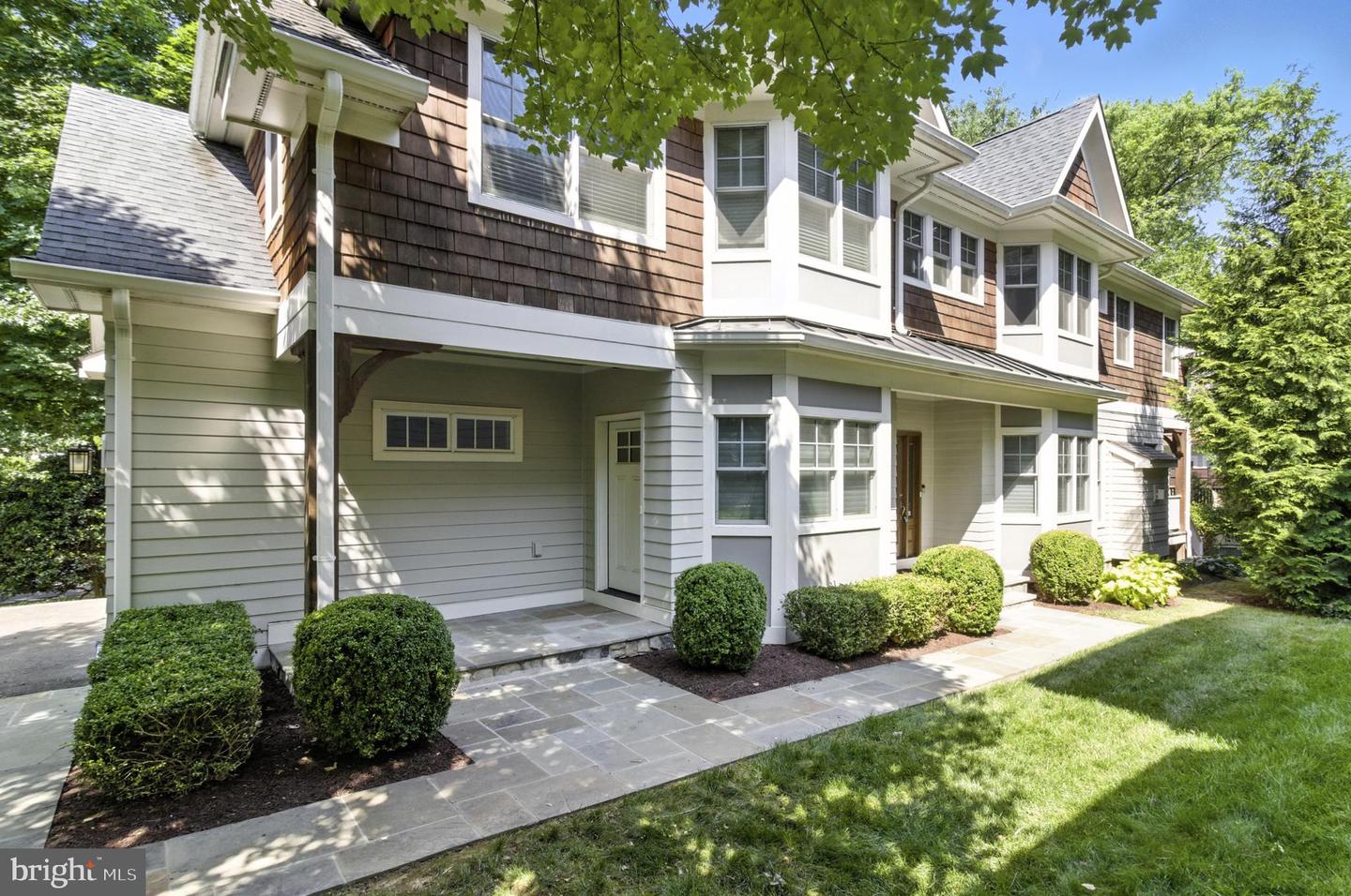 6838 SAINT ALBANS RD, MCLEAN, Virginia 22101, 5 Bedrooms Bedrooms, ,4 BathroomsBathrooms,Residential,For sale,6838 SAINT ALBANS RD,VAFX2250156 MLS # VAFX2250156