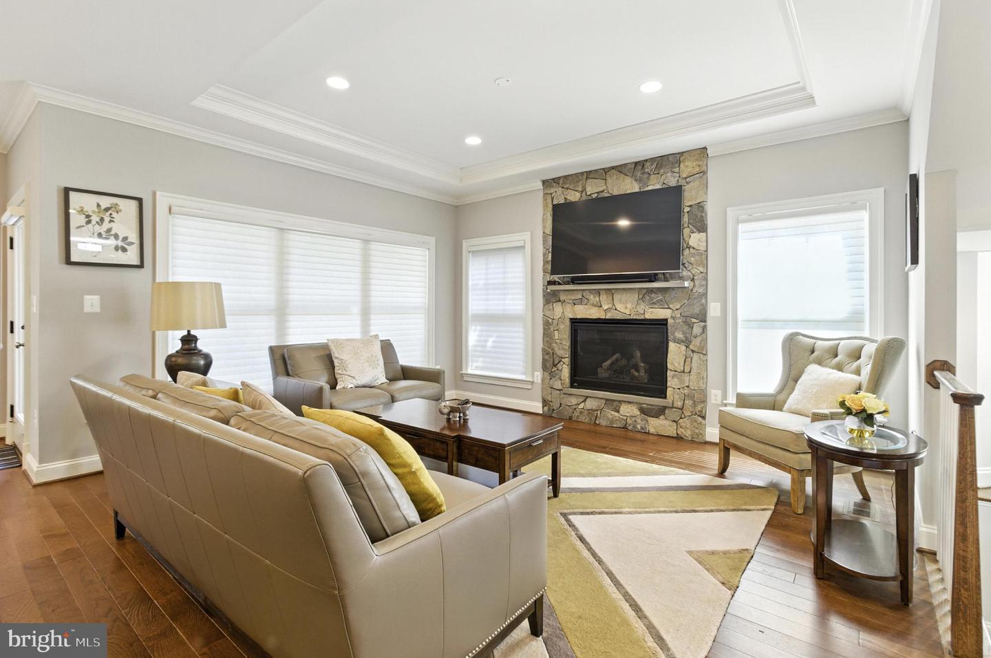 6838 SAINT ALBANS RD, MCLEAN, Virginia 22101, 5 Bedrooms Bedrooms, ,4 BathroomsBathrooms,Residential,For sale,6838 SAINT ALBANS RD,VAFX2250156 MLS # VAFX2250156