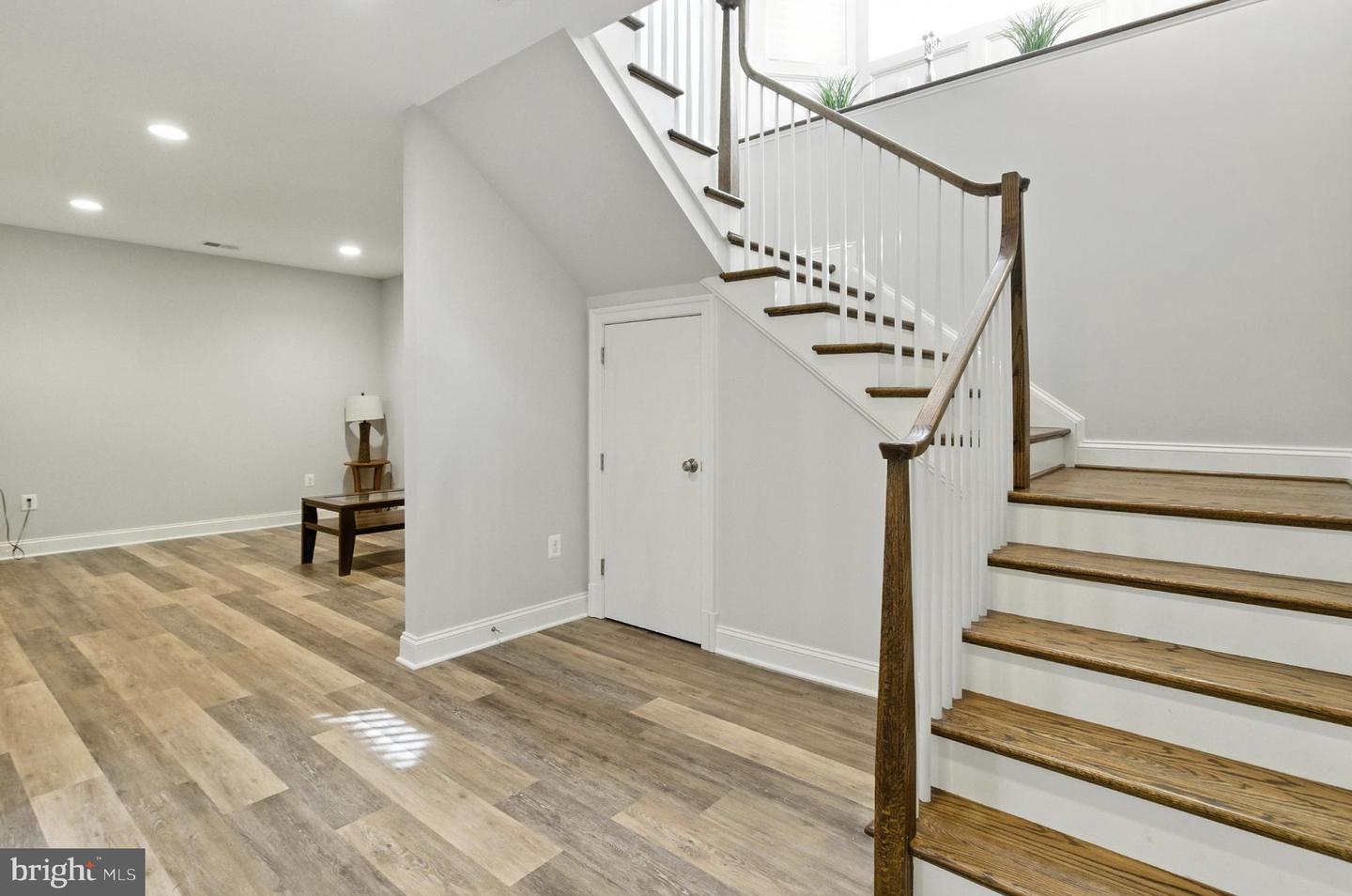 6838 SAINT ALBANS RD, MCLEAN, Virginia 22101, 5 Bedrooms Bedrooms, ,4 BathroomsBathrooms,Residential,For sale,6838 SAINT ALBANS RD,VAFX2250156 MLS # VAFX2250156